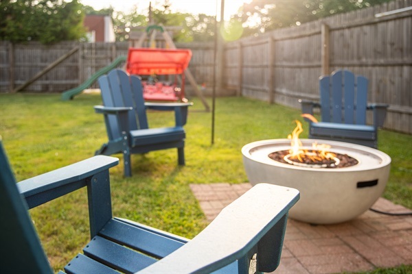 Share s’mores and stories around the crackling fire pit, then savor an alfresco meal  under the open sky.