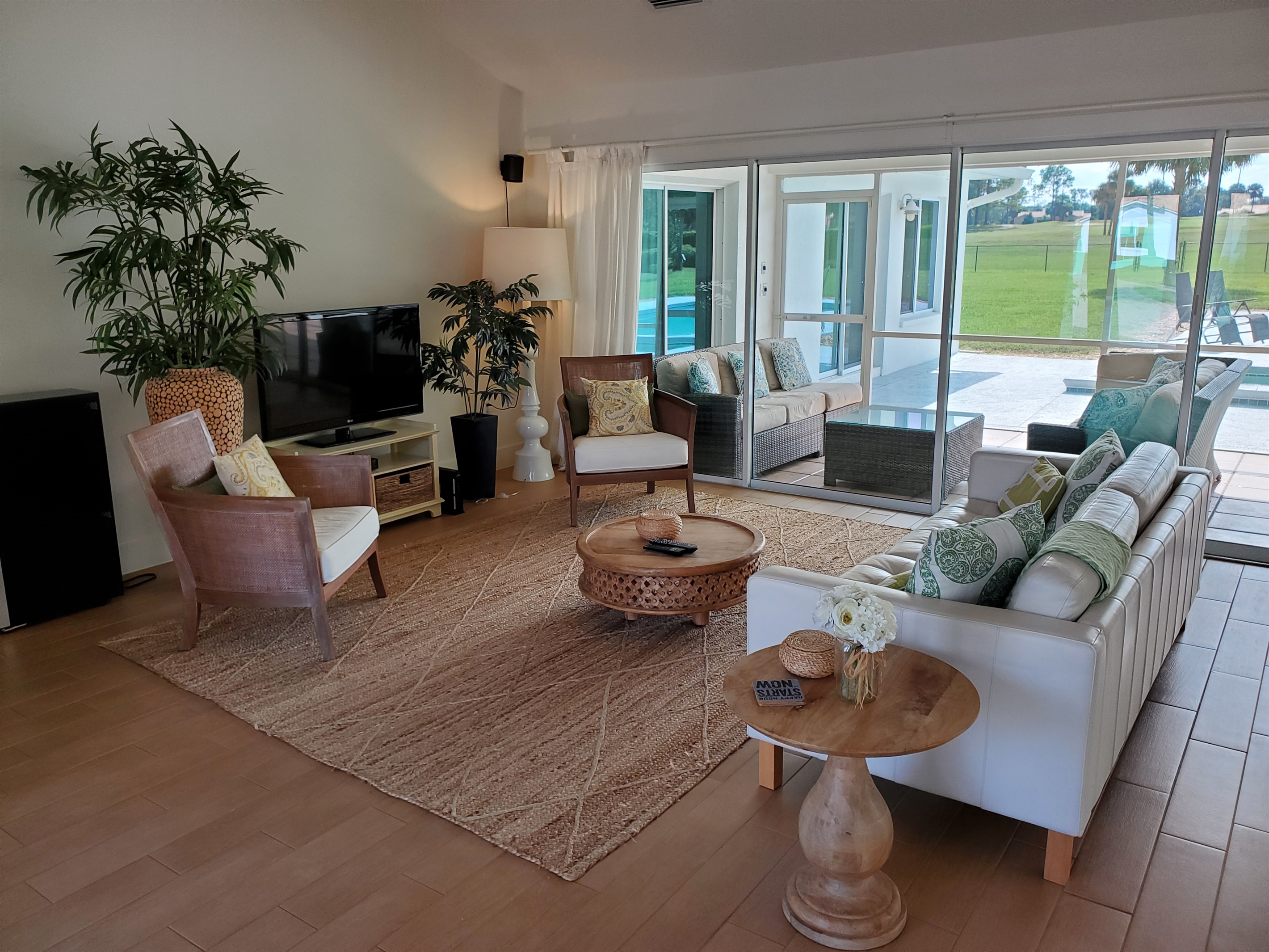 Living Room and cable TV