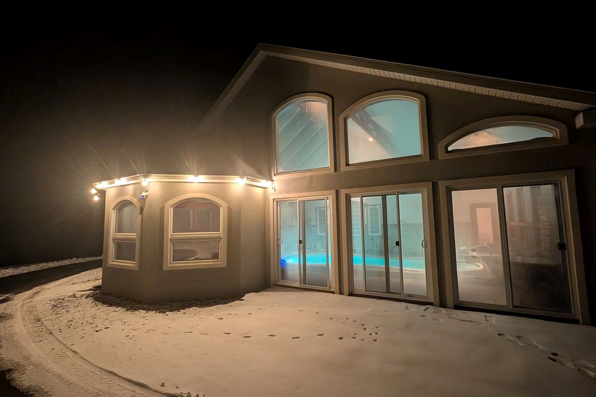 Pool room view exterior