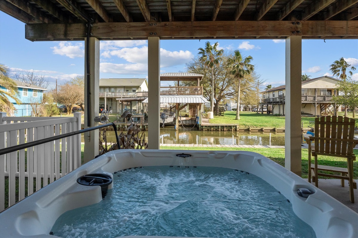 b9e6833768e84ca684a99a8b2f9ee174 Large | Beachhouse | Texas | TX | Vacation Homes | Galveston | Crystal Beach | Kokomo | Breezy Days | Beachfront Elegance | Sunrise Serenity | Southern Sands Property Management, LLC