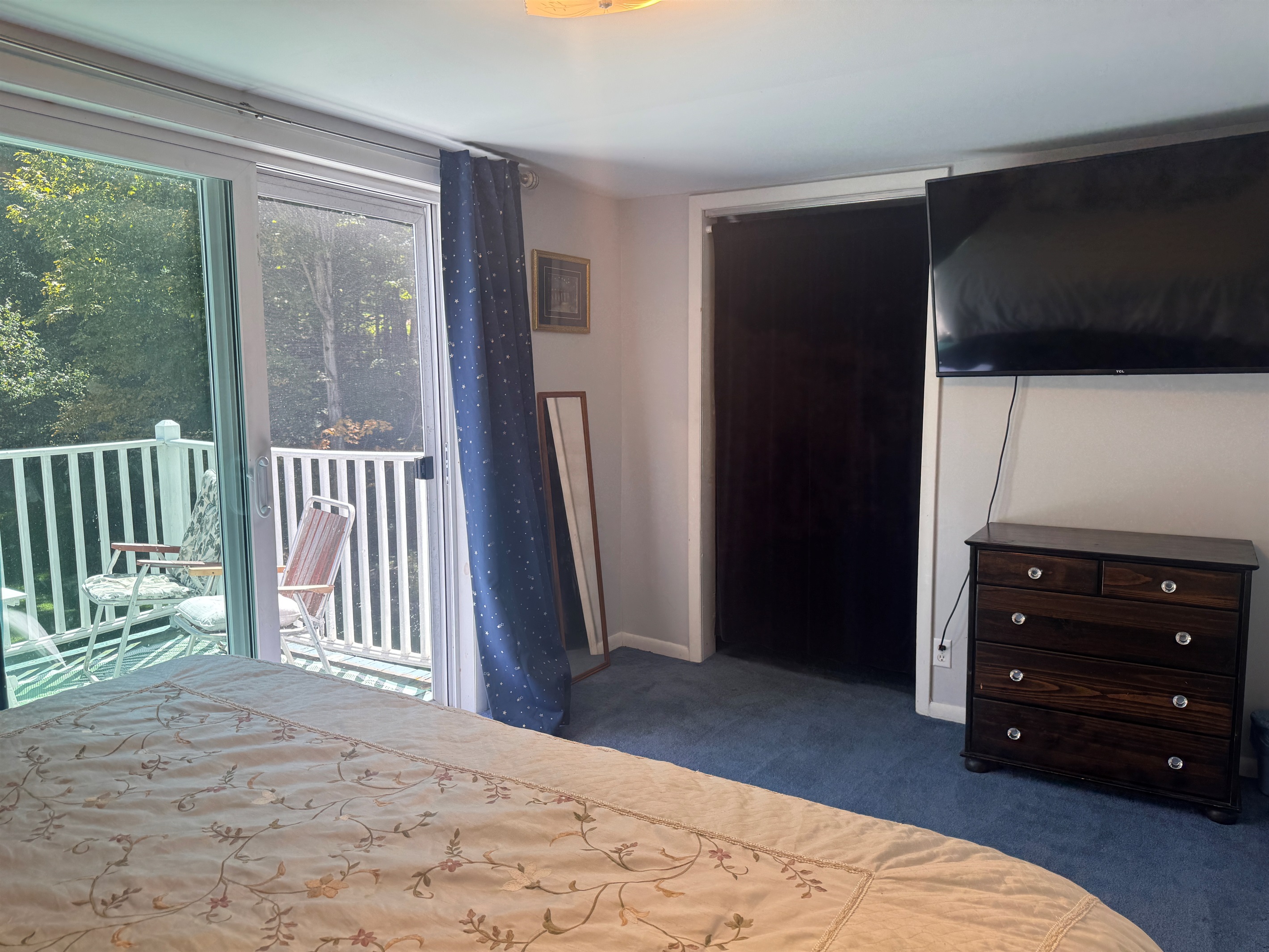 2nd floor King with private balcony