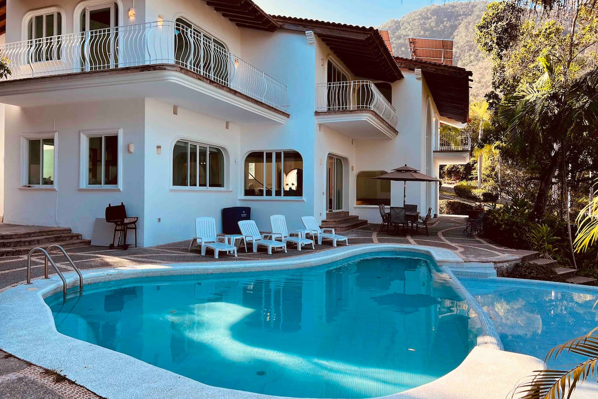 Villa Martha Garza Blanca