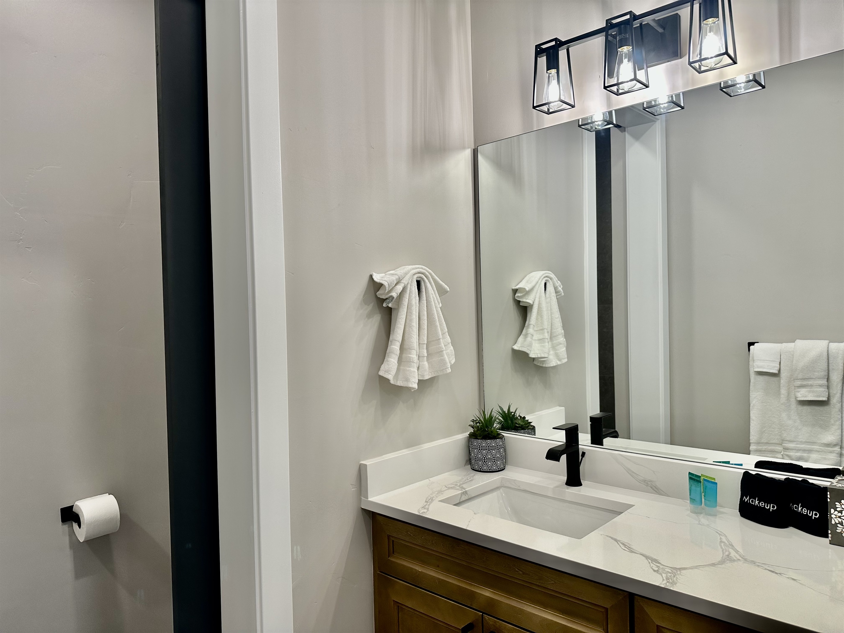Guest Suite Bath