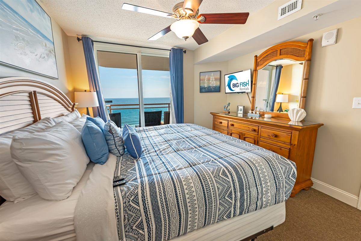 Beautiful Bedroom with Amazing Views 🌊☀️