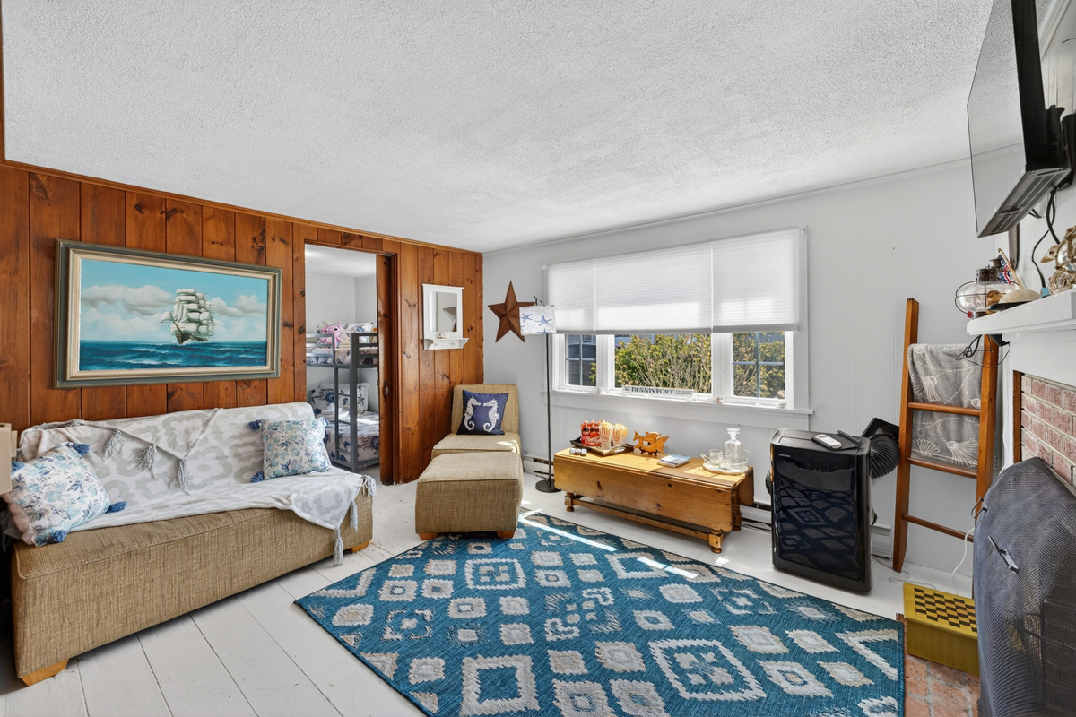 Bright and comfortable area to gather and unwind.