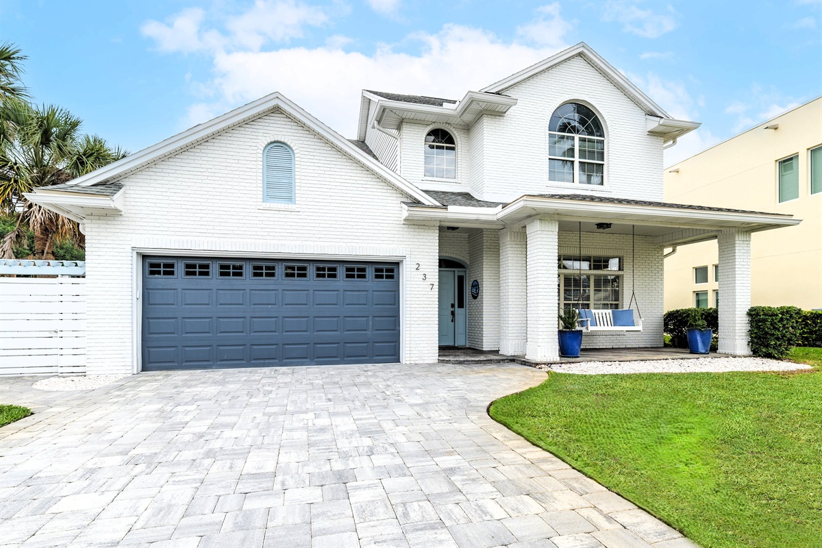 Coastal charm from the moment you arrive