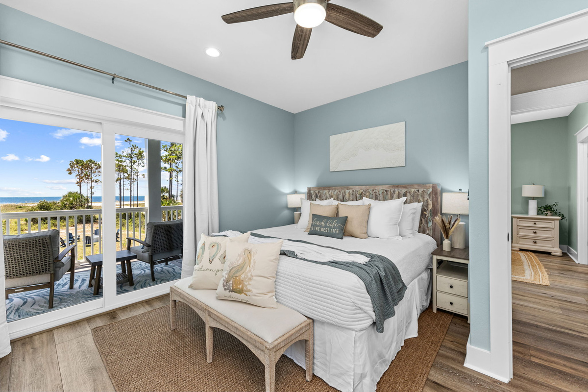 Wake up to Gulf views in the spacious King suite with direct access to the deck.