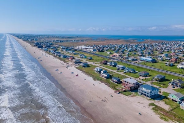 Jamaica Beach – Quiet beach area (3–5 min drive)