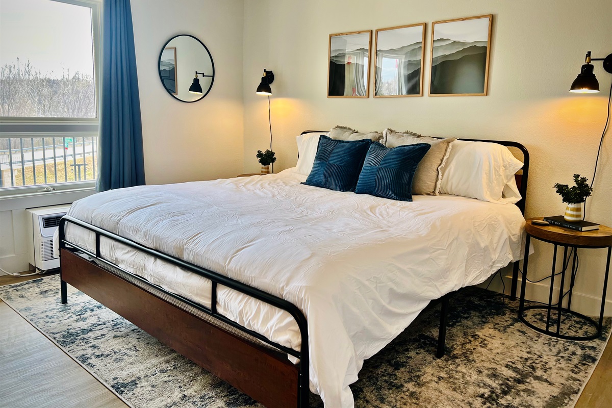 Right King bedroom with ensuite bathroom