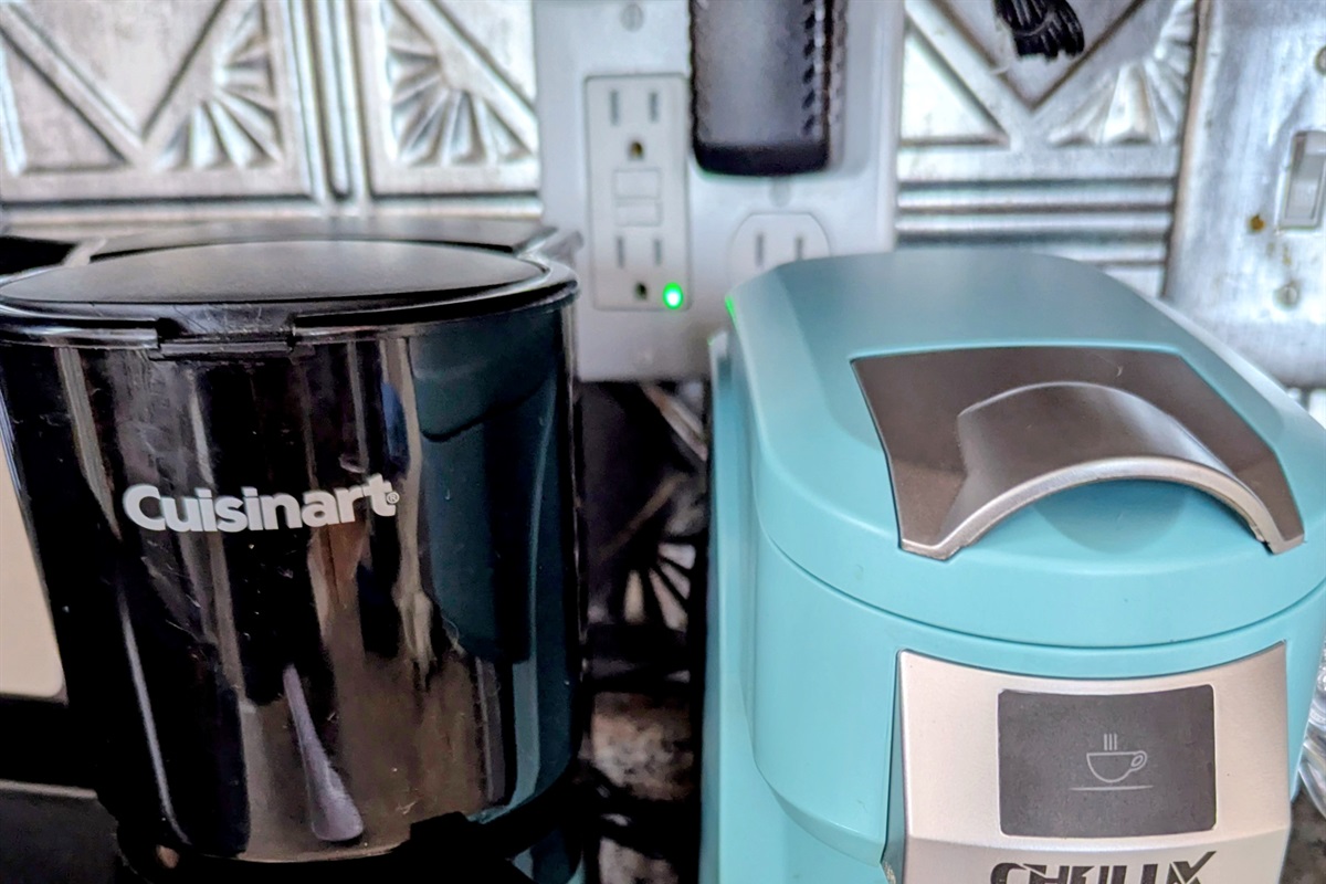 Coffee pot or k-cup single