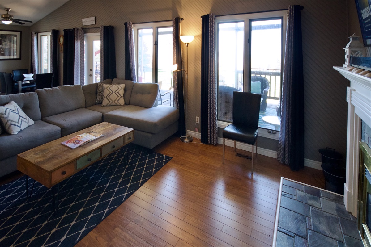 ba77a942455f498185fe4e372d648ecd Large