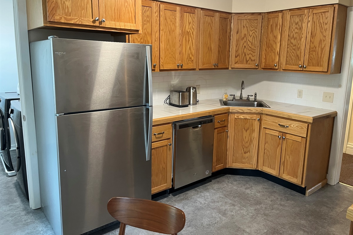 Eat-in Kitchen with laundry
