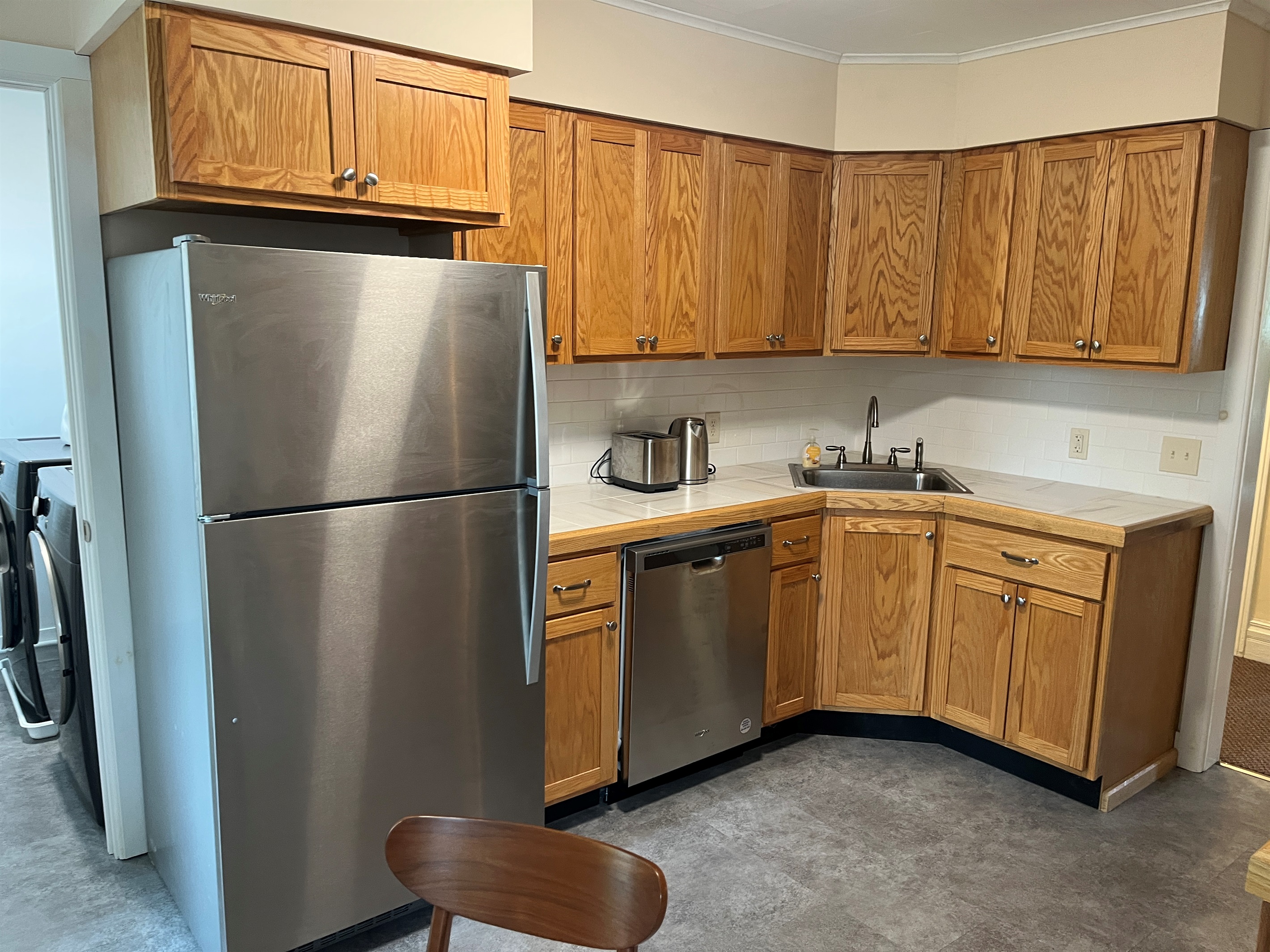 Eat-in Kitchen with laundry