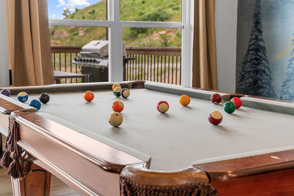 2nd Living Room & Upstairs Pool Table