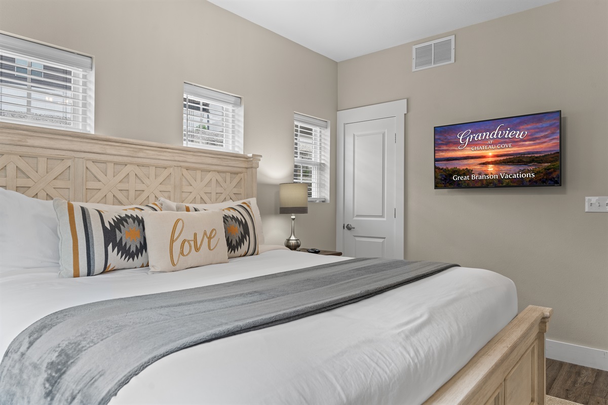 King Bedroom #2 With Private Handicapped Accessible Bathroom
