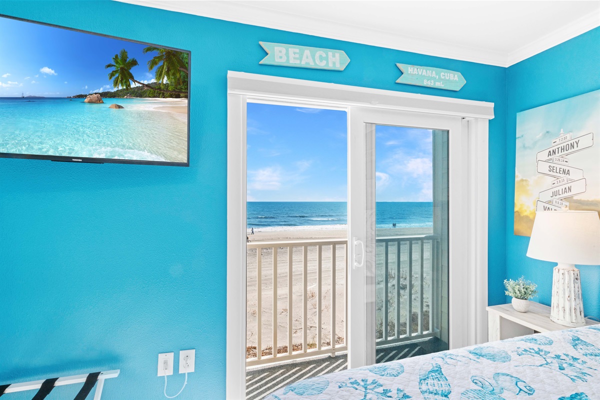 Private balcony of the primary bedroom with more unobstructed ocean views
