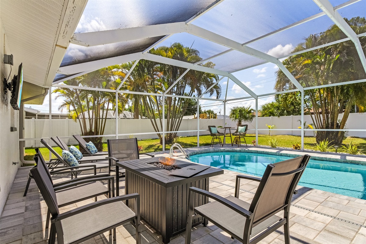 Poolside paradise at our Cape Coral retreat 🌴☀️ #CoralCabana