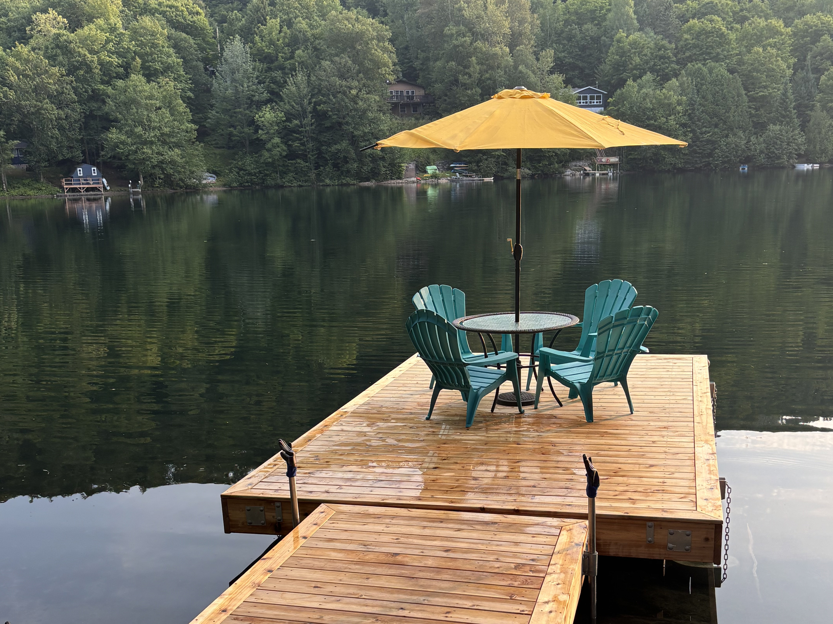 Lovely scenic seating on cottage dock