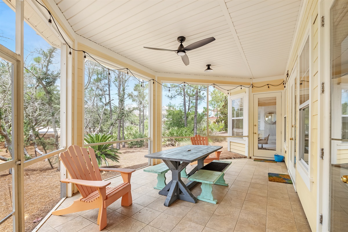 Screened in Back Porch