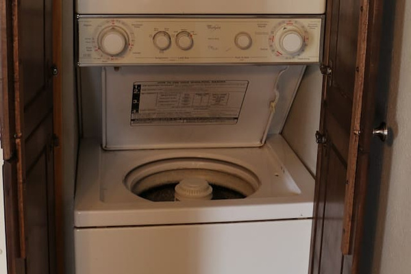 Convenient Washer Dryer In Unit