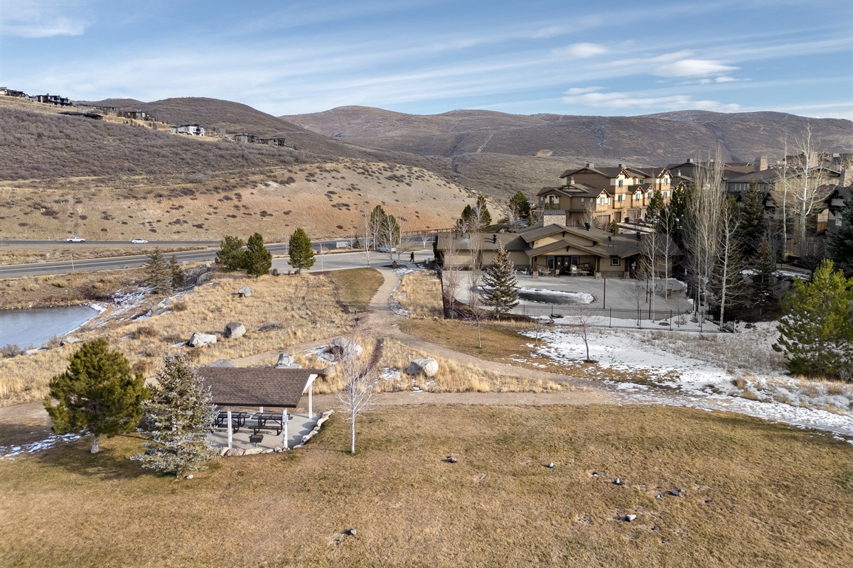 Community Amenities - Seasonal Pool