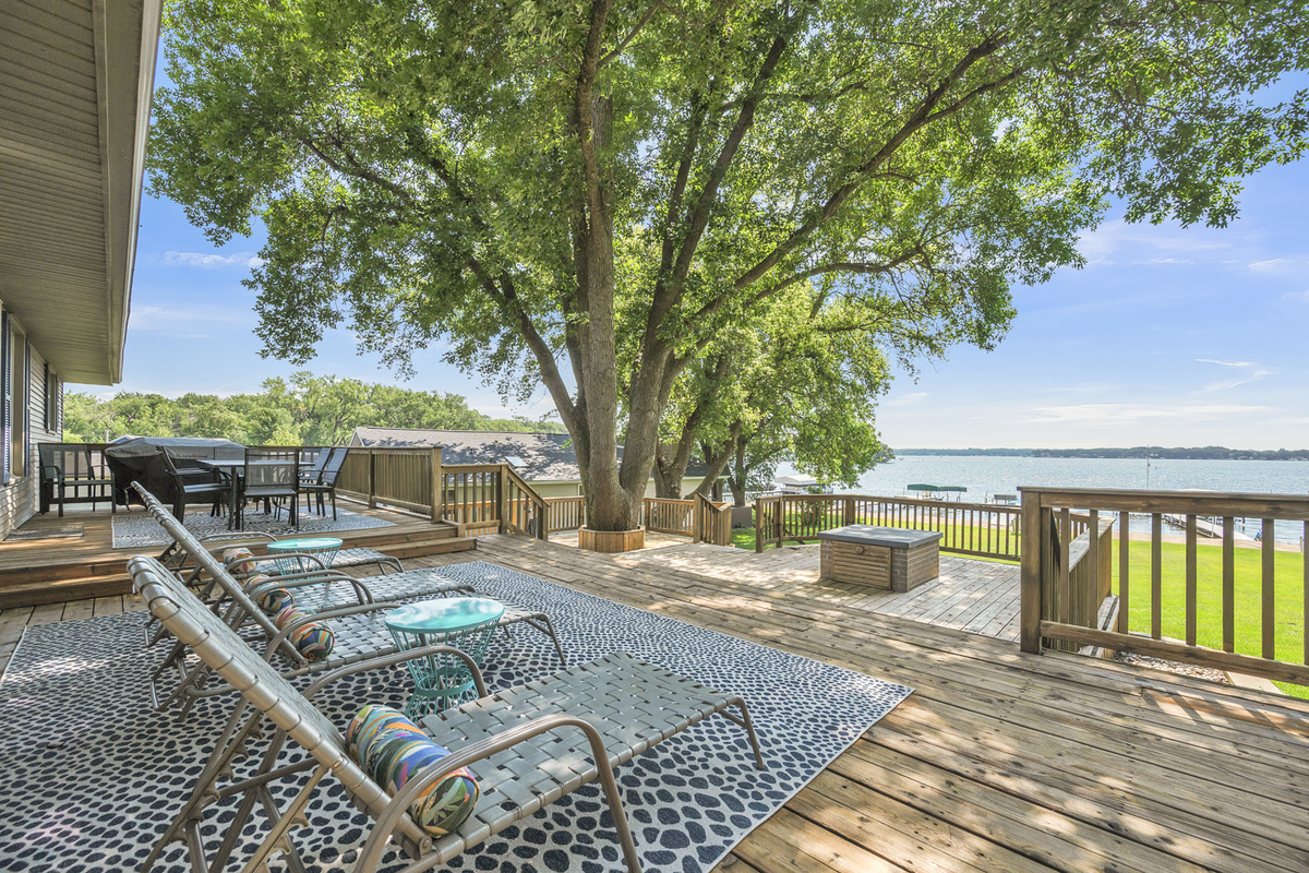 Deck loungers