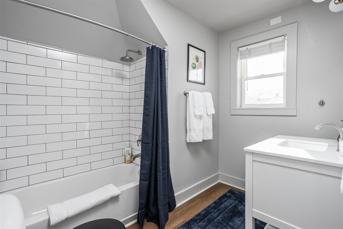 Prepare and unwind in the full bathroom.