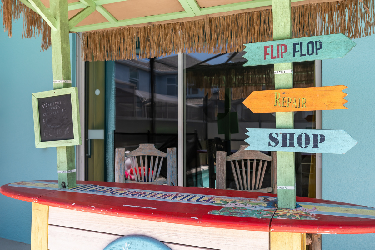 Tiki bar at Villa Ichabod