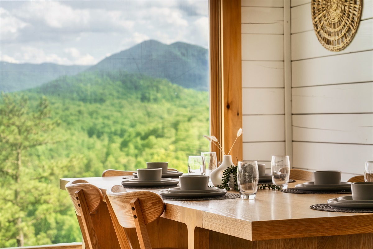 Set the table for memories that taste as good as they look ️✨ Our dining ware invites you to savor every moment together. Come, gather 'round and let the conversations flow as freely as the wi