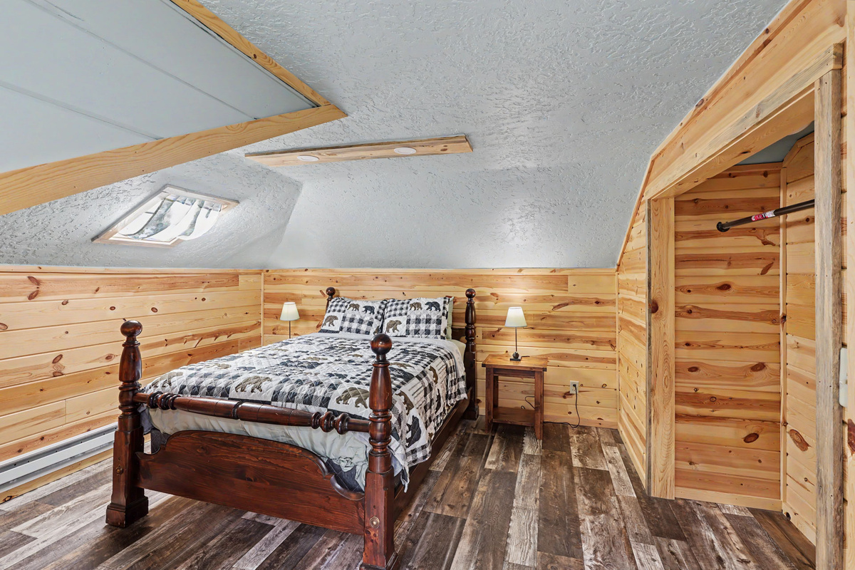 2nd Floor Queen Bedroom with Skylight