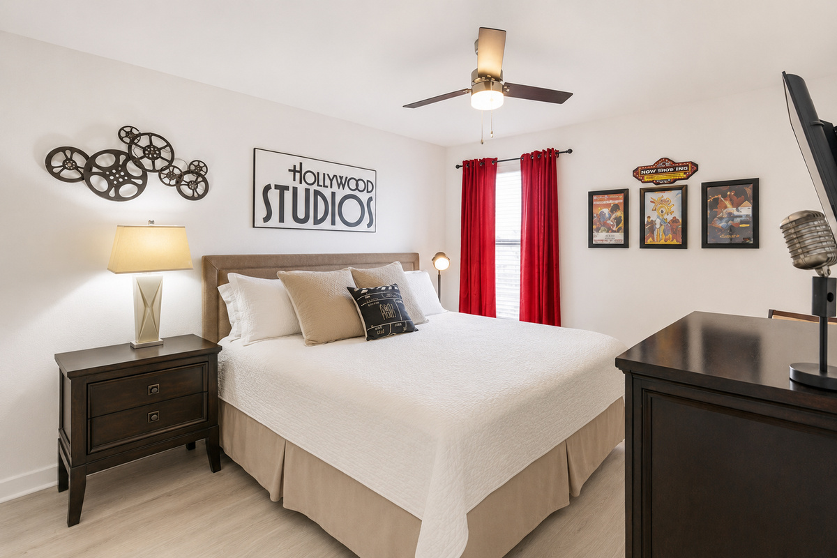 Hollywood Studios King Suite with Smart TV