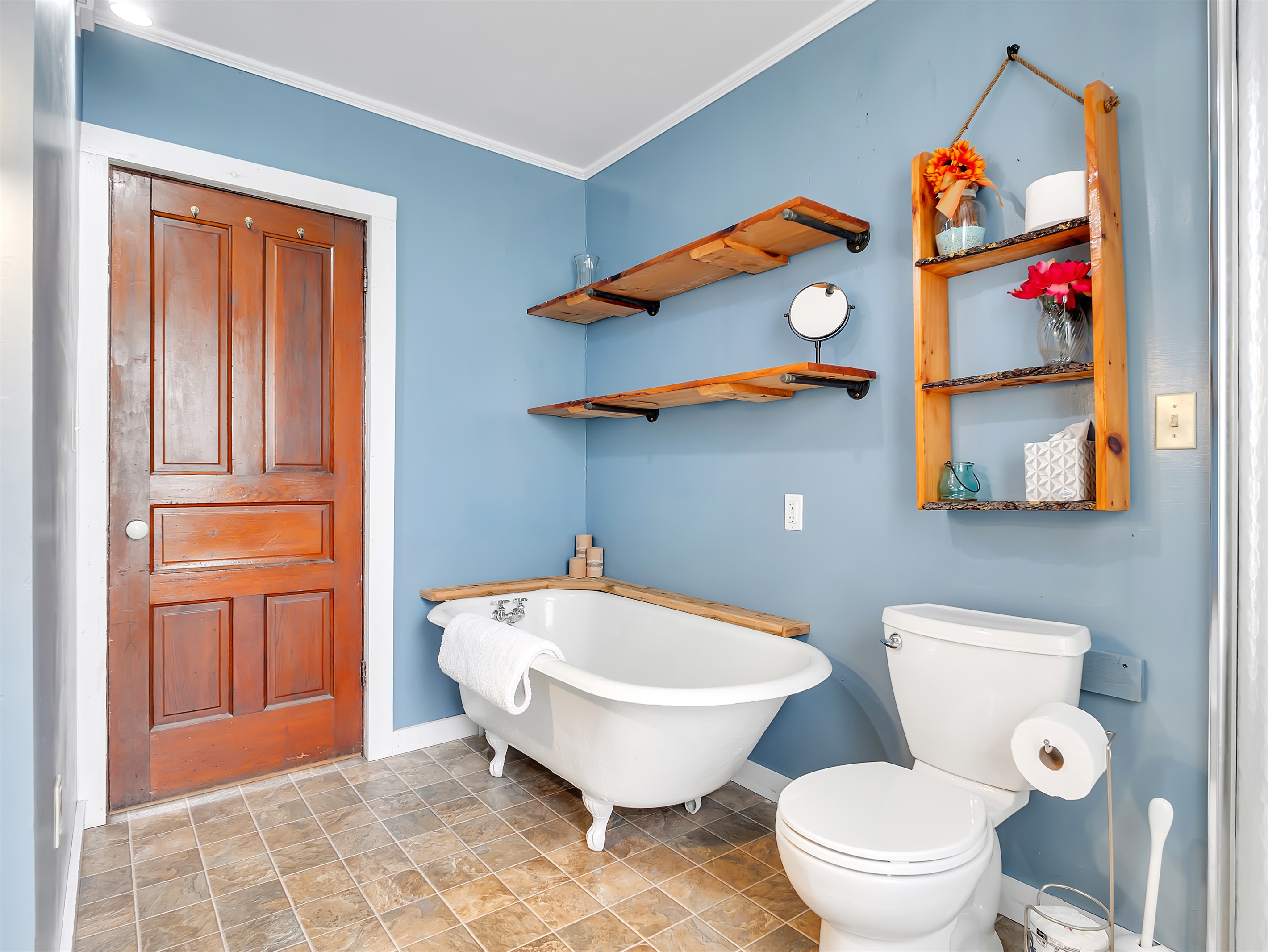 Claw foot tub for relaxation time