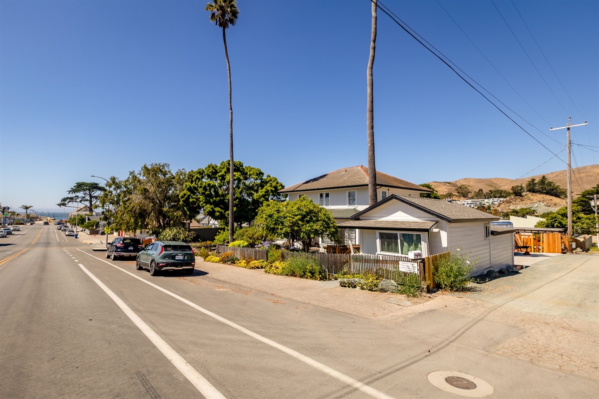 (040) The Cottage at Cayucos Beachside Rentals Inc.