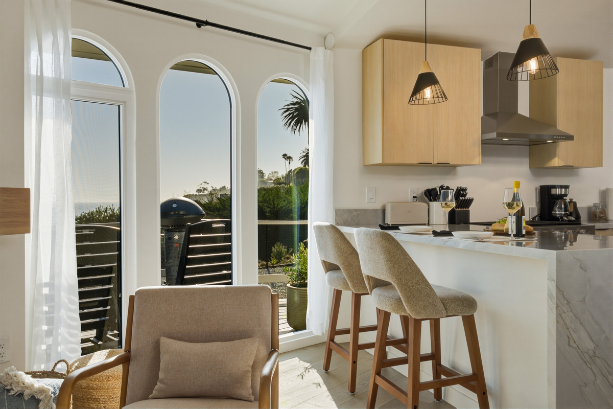 Breakfast bar