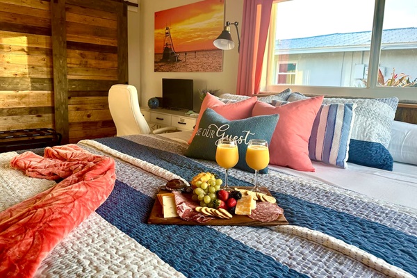 The Sunset room with King bed, workspace with printer, Nintendo Switch