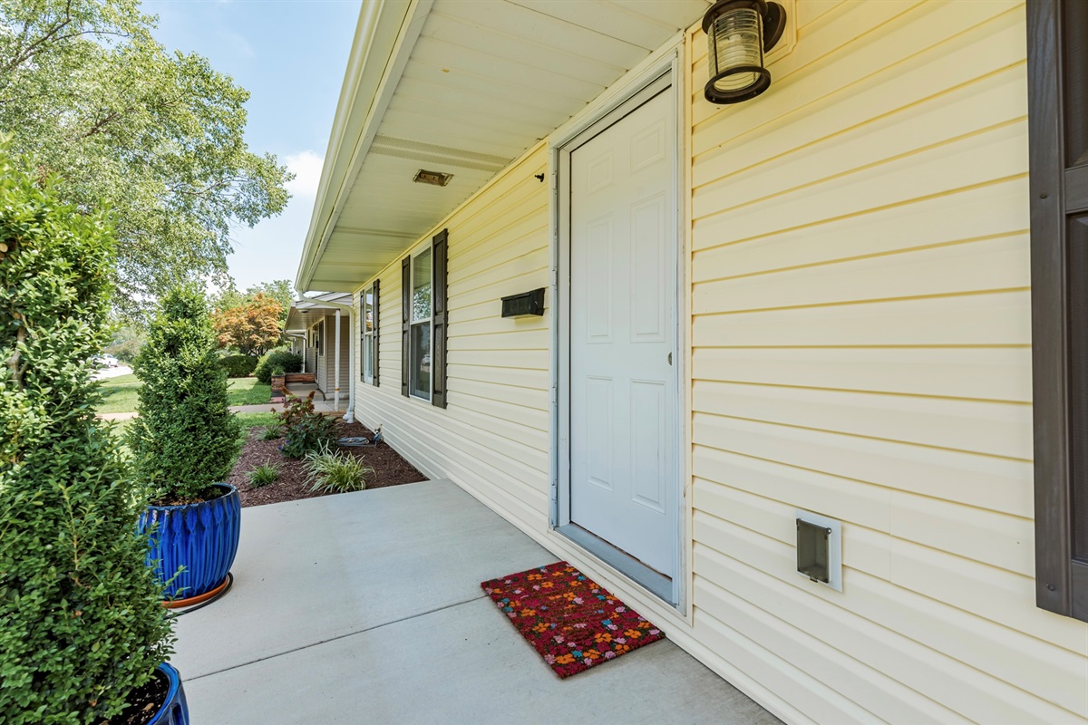 4 steps from the driveway to enter the front door
