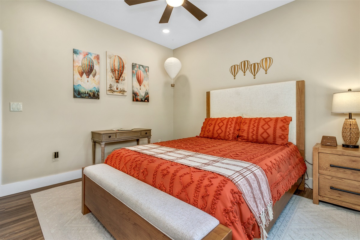 Second Bedroom - Queen