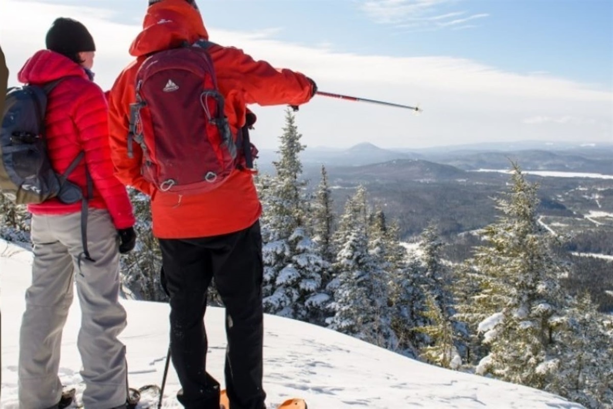 La raquette est certainement l'un des meilleurs moyens d'apprécier l'hiver et ses paysages enneigés. 
Au Parc des Appalaches, plus de 70 km de sentiers permettent aux randonneurs de tous les niveaux de profiter de la belle saison blanche.