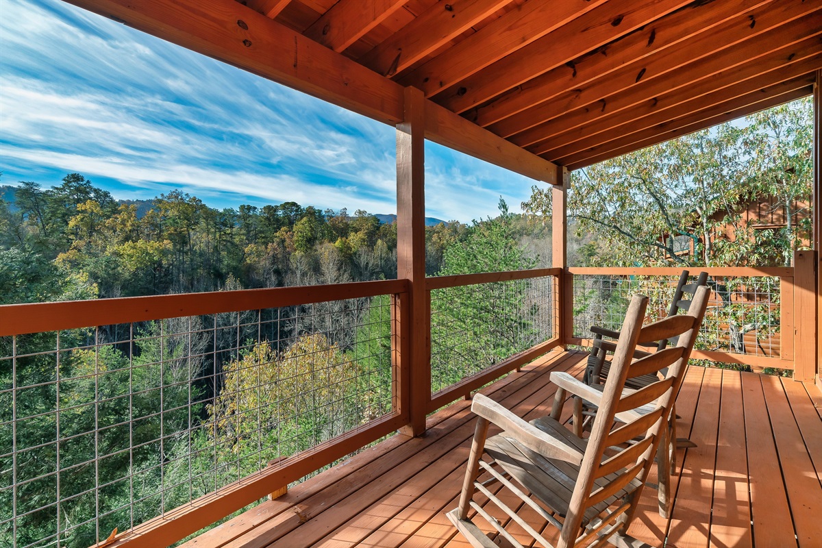 Let mountain breezes and endless views wrap around you as you rock gently on the deck and slow everything down.