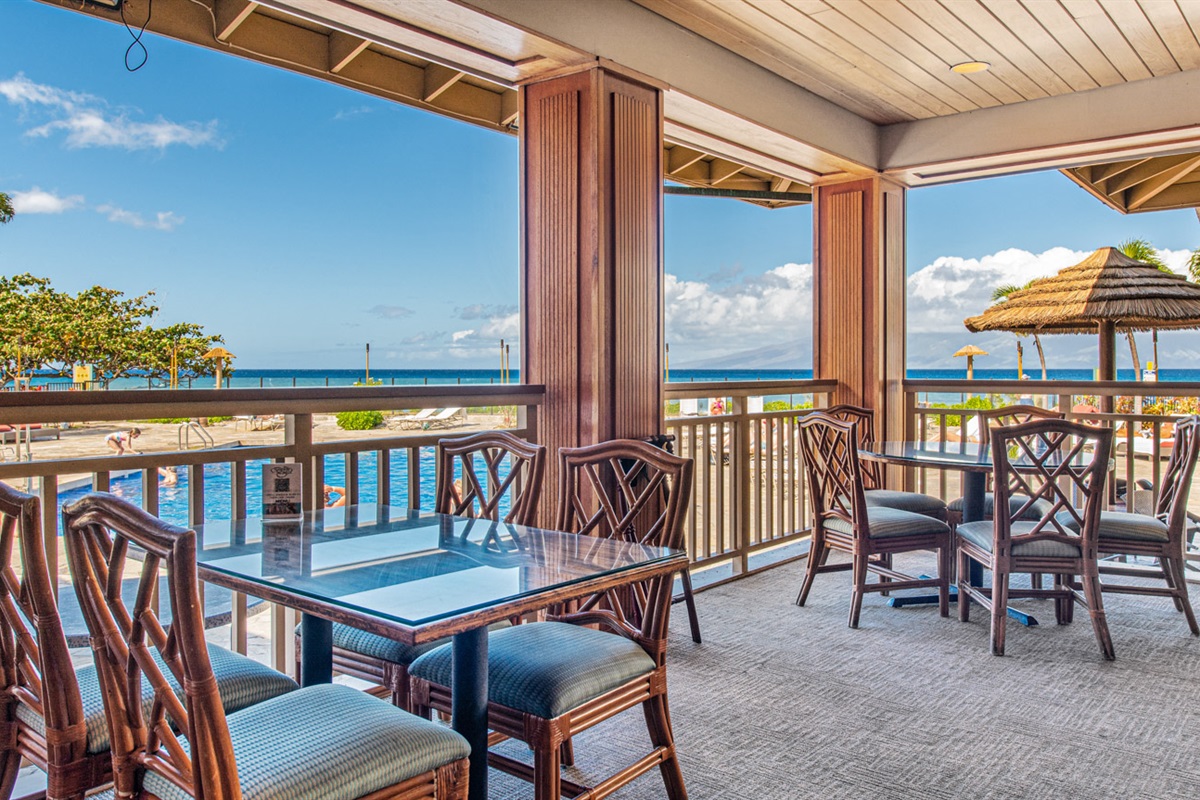 On-property oceanfront dining