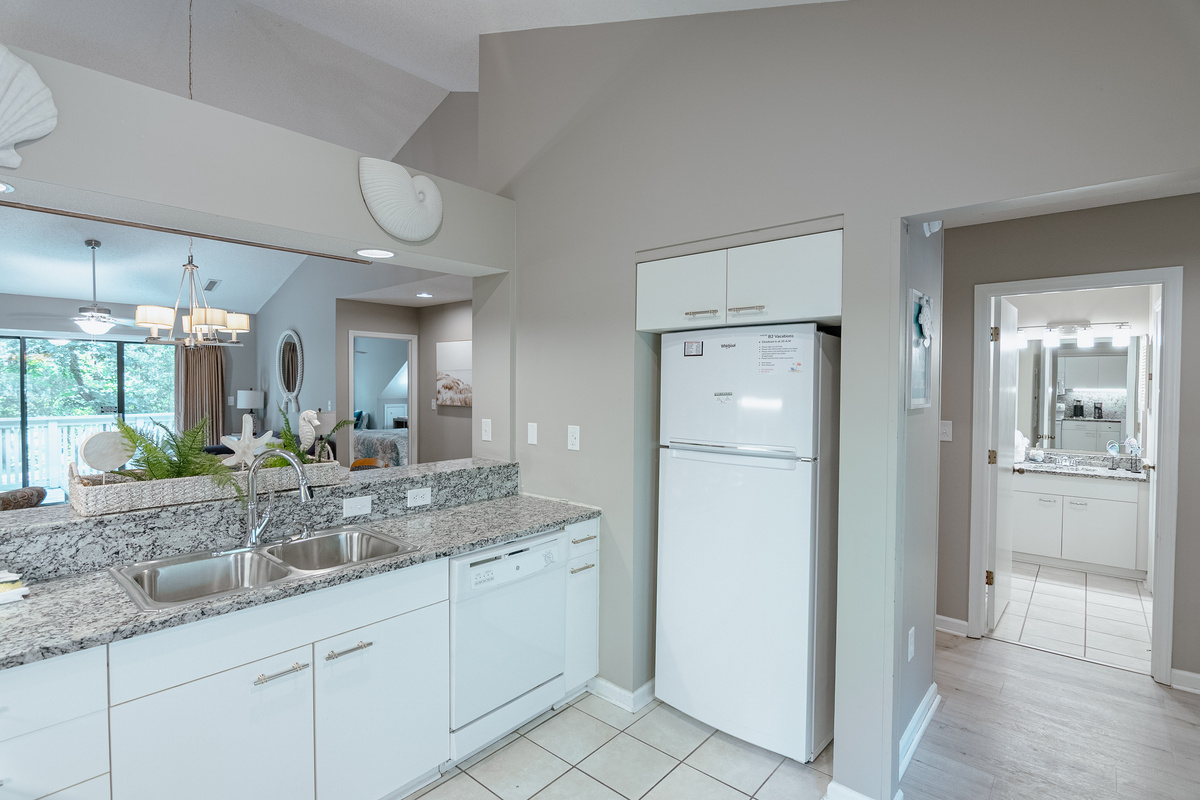 Beautiful kitchen, well stocked and spacious