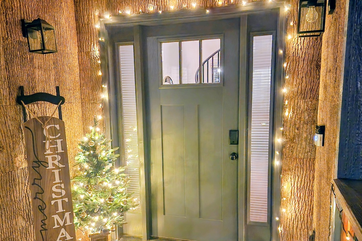 The glow of Christmas is here! 