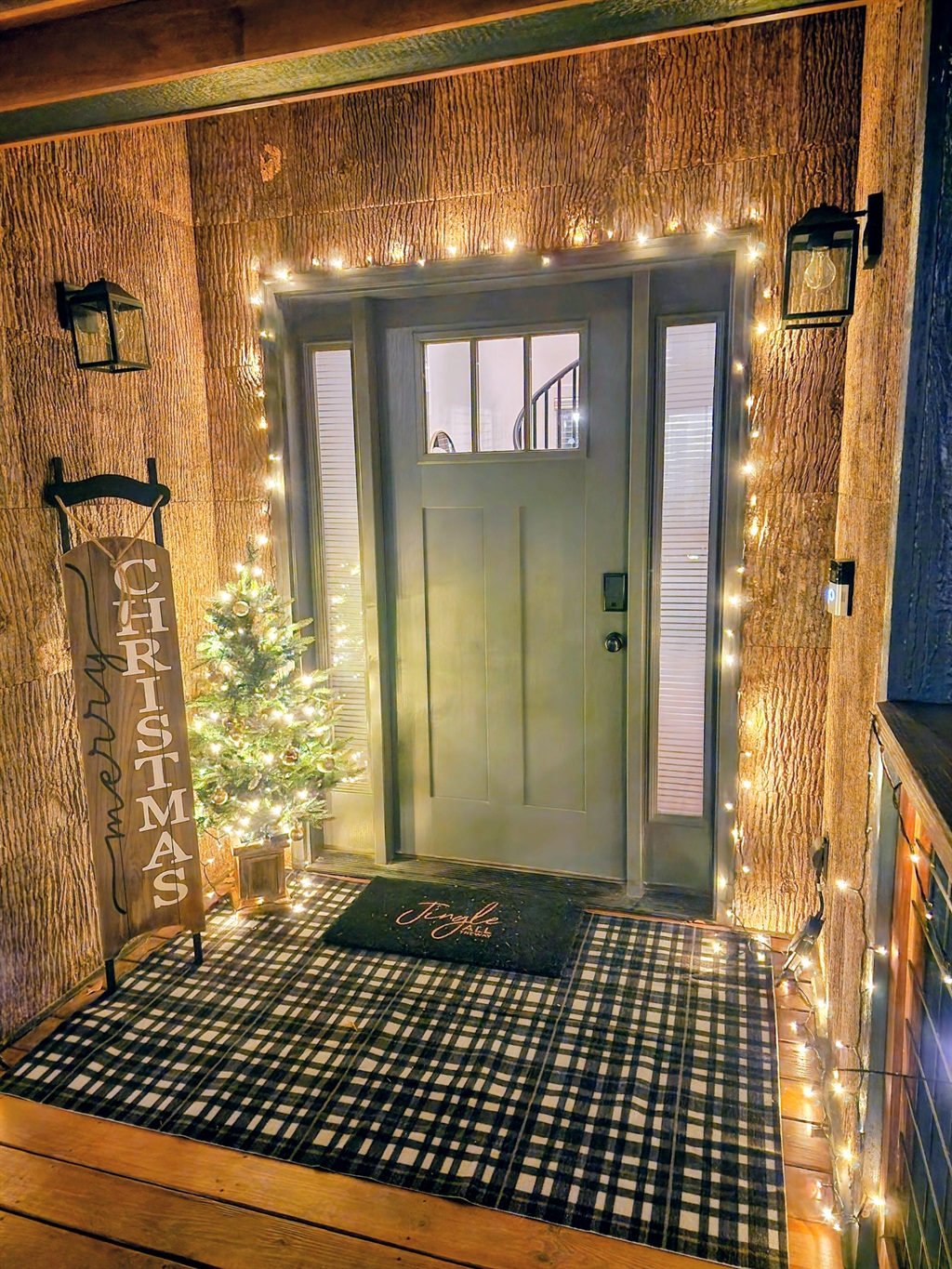 The glow of Christmas is here! 