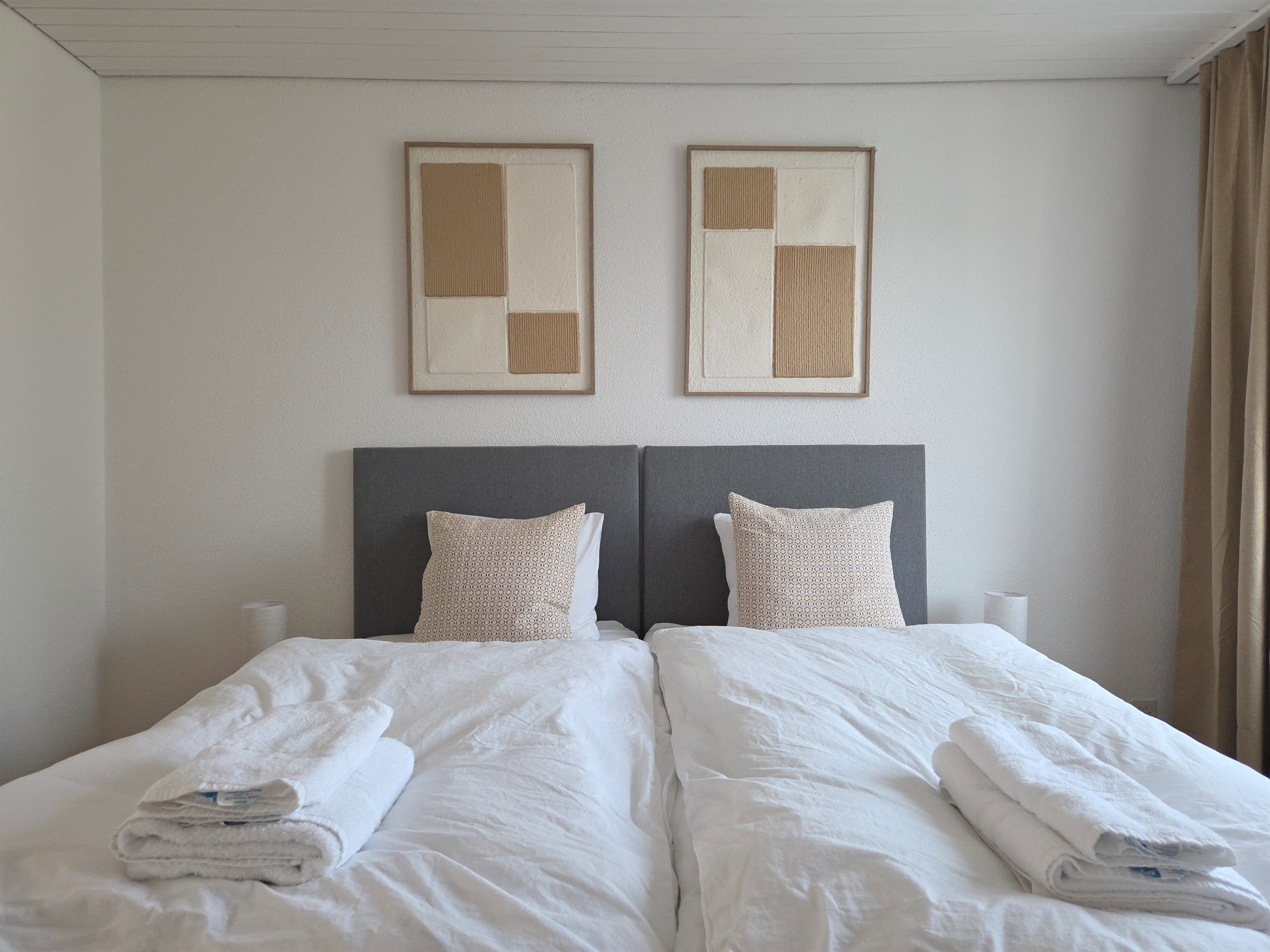 Bedroom 2 with 2 Twin beds (90x200 each)