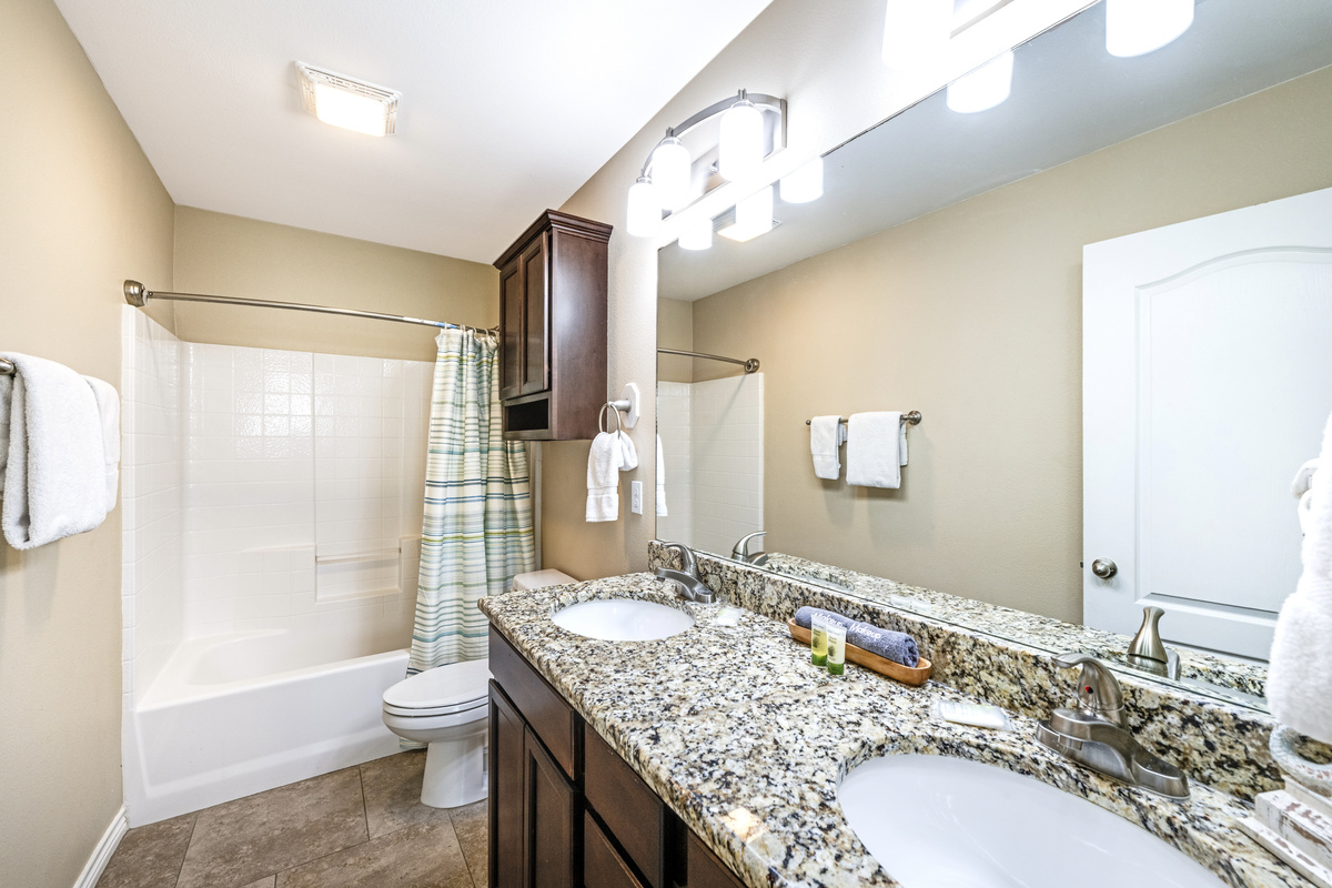 Master Bathroom:  Private Bathroom / Double sinks.