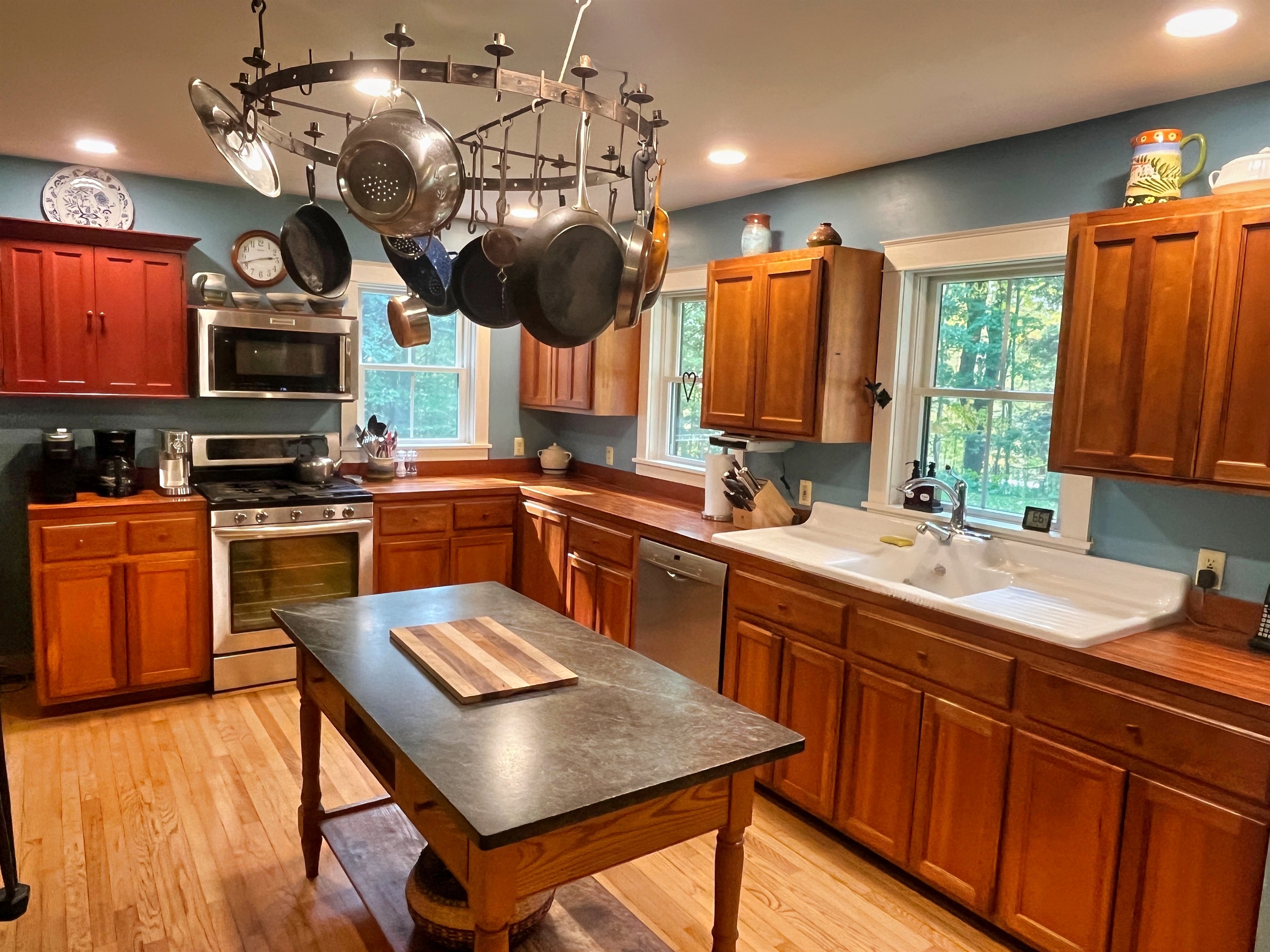 Plenty of space to prepare your meals