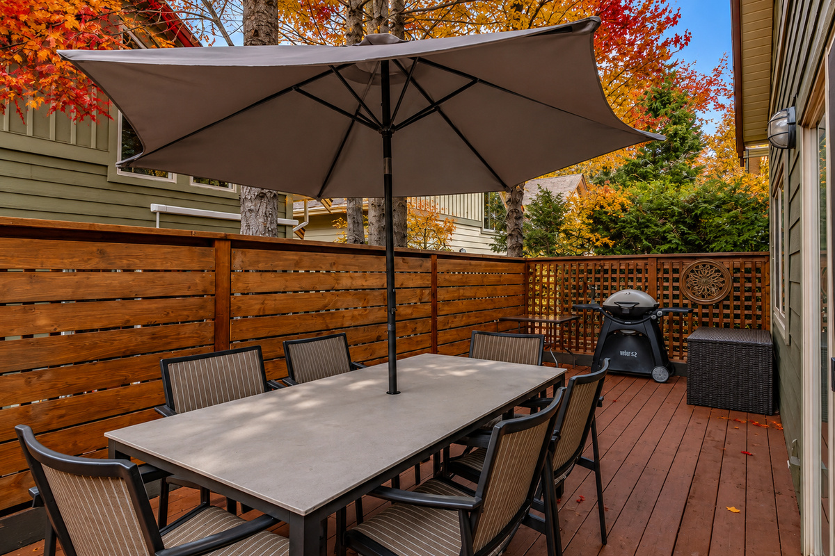Private back deck with BBQ