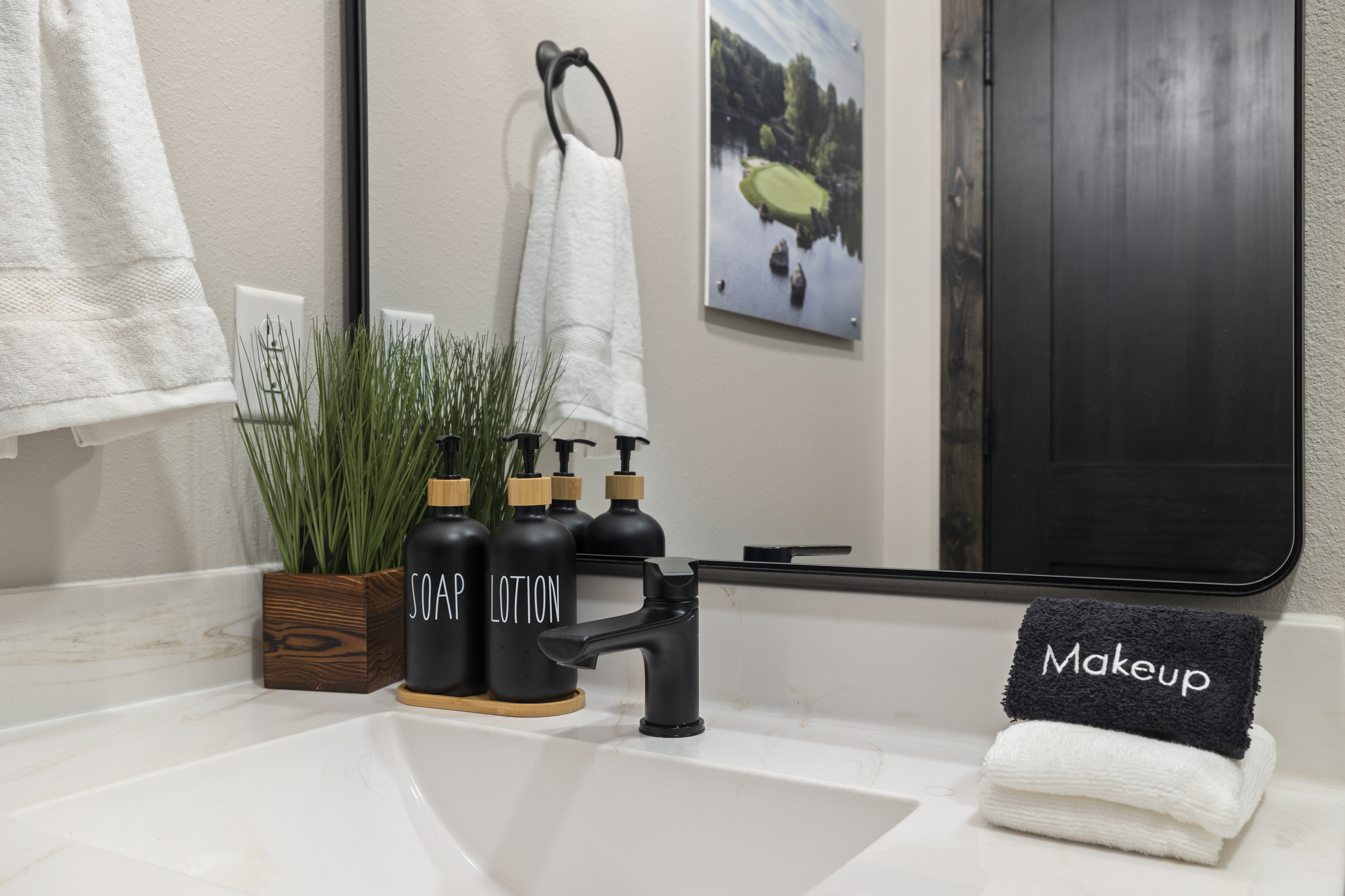Fresh towels, a walk-in shower, and a tidy ensuite all to yourself.