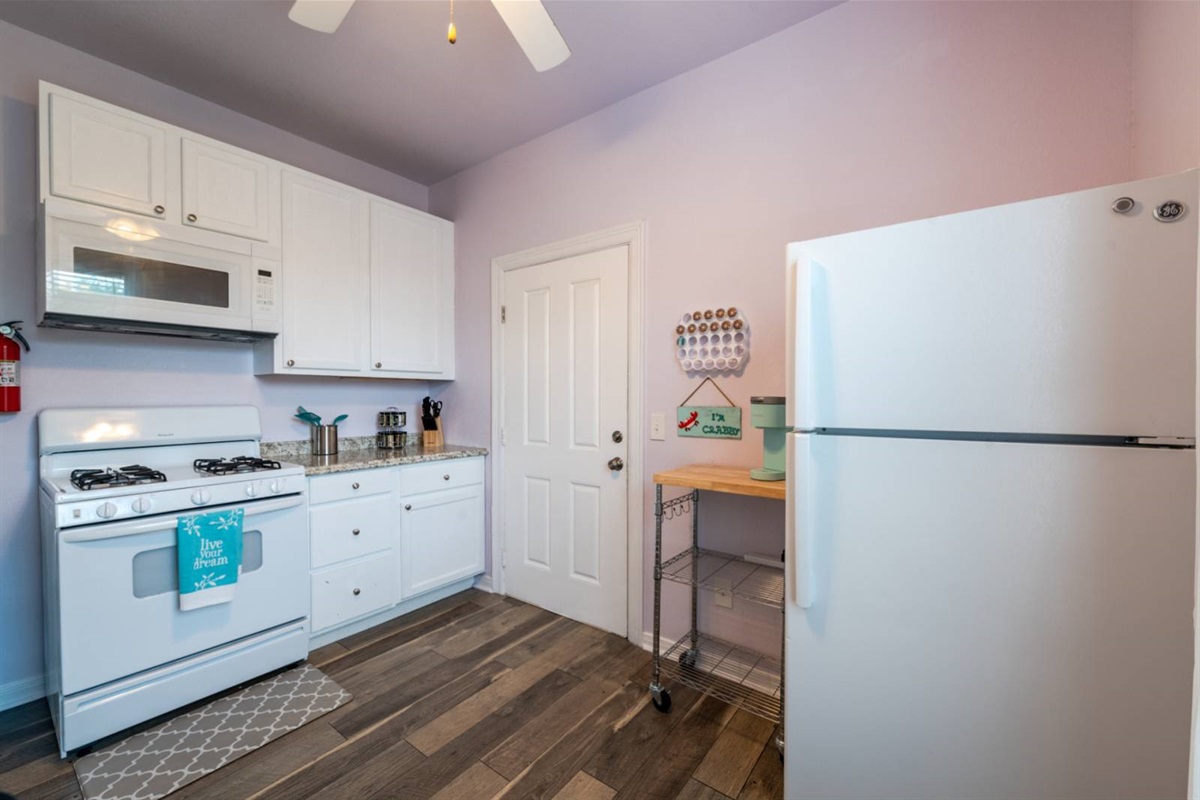 bb34750350684273970cf44df62db6bf Large | Beachhouse | Texas | TX | Vacation Homes | Galveston | Crystal Beach | Kokomo | Breezy Days | Beachfront Elegance | Sunrise Serenity | Southern Sands Property Management, LLC