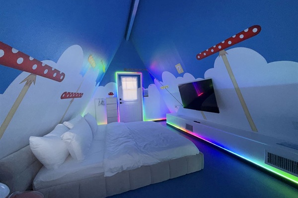 King-size bed with a private smart TV (and your own entrance). 